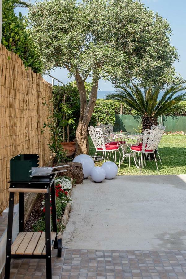 Oikia Eleanthi - Beachfront Garden Home! Mytikas  Exterior foto